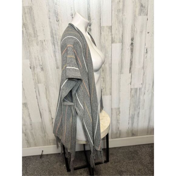 Francesca’s gray cardigan - Picture 3 of 5